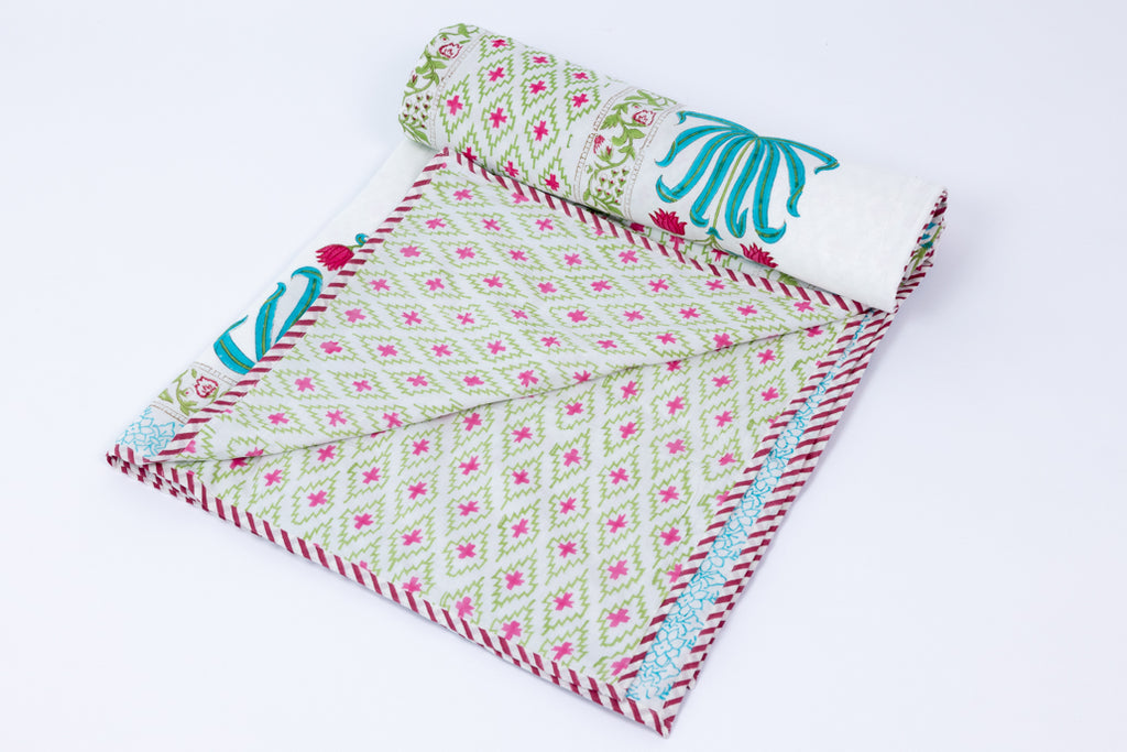 مطبوع يدويًا (قابل للعكس) دوهار - زهور حمراء