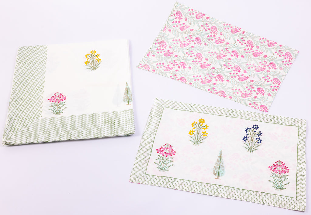 ملاءة سرير من قماش بيركال بنقشة زهور باللونين الأحمر والأخضر