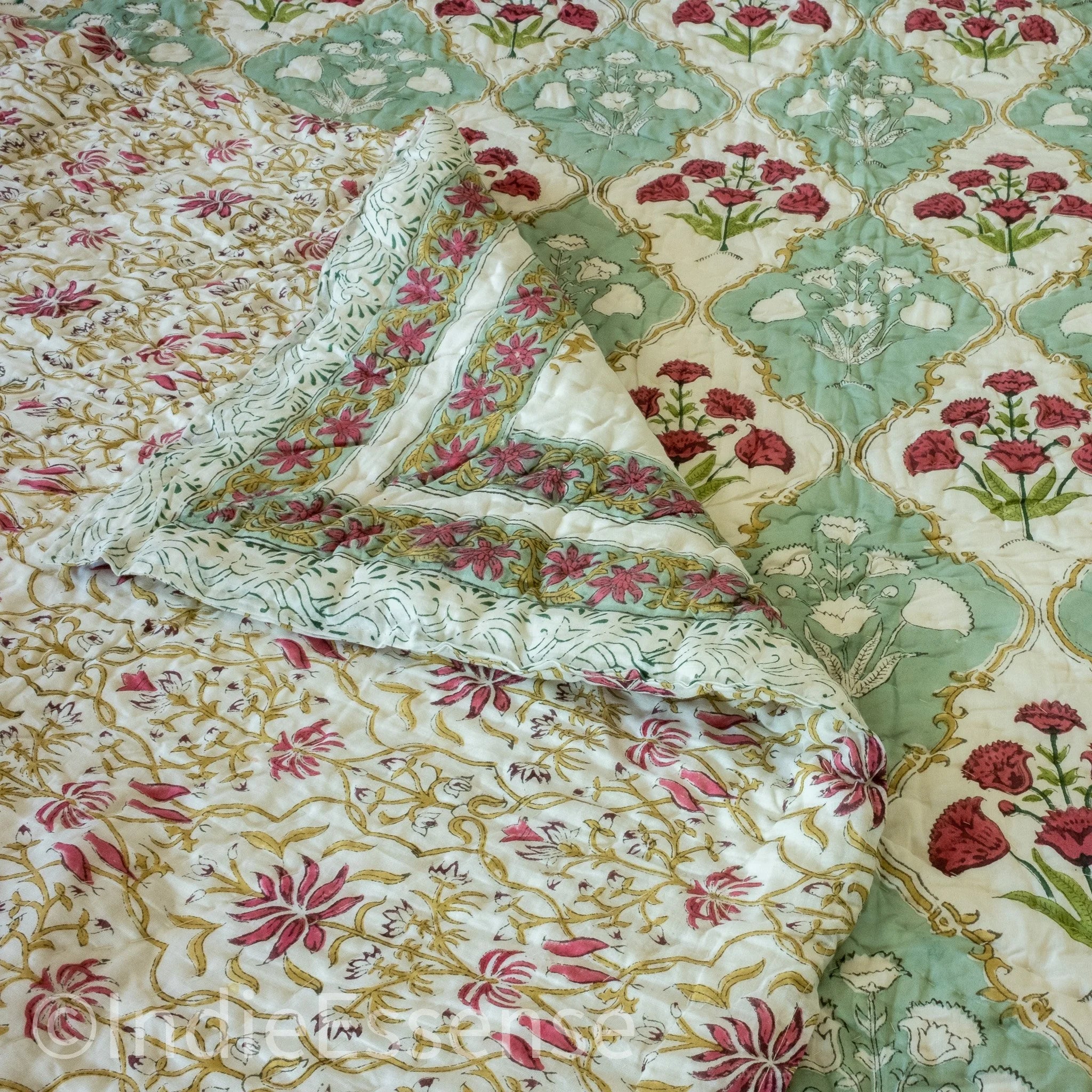 Handblock Print (Reversible) Mulmul Quilt – Cyan Red Floral