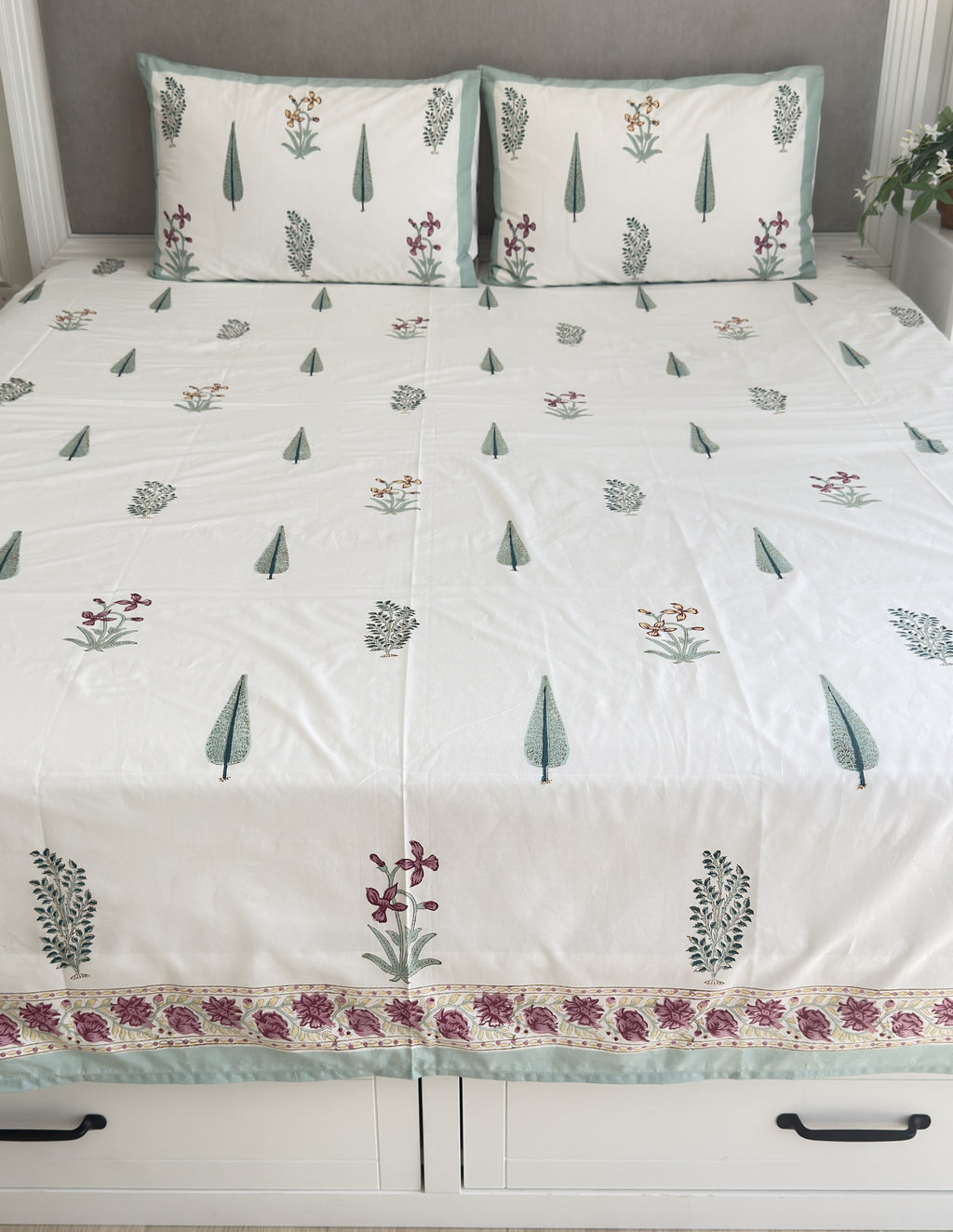 Gulnaar Bedsheet